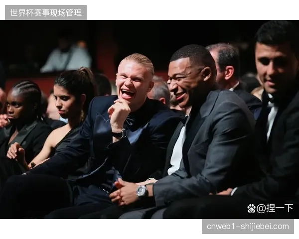 法国与挪威的小组赛对决将上演足坛顶级中锋的首次世界杯交锋
